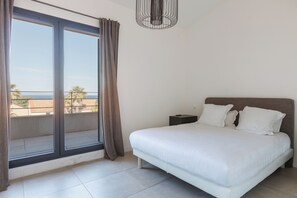 尊榮別墅, 3 間臥室, 露台, 海景 | 獨特裝潢、布置獨特、床單