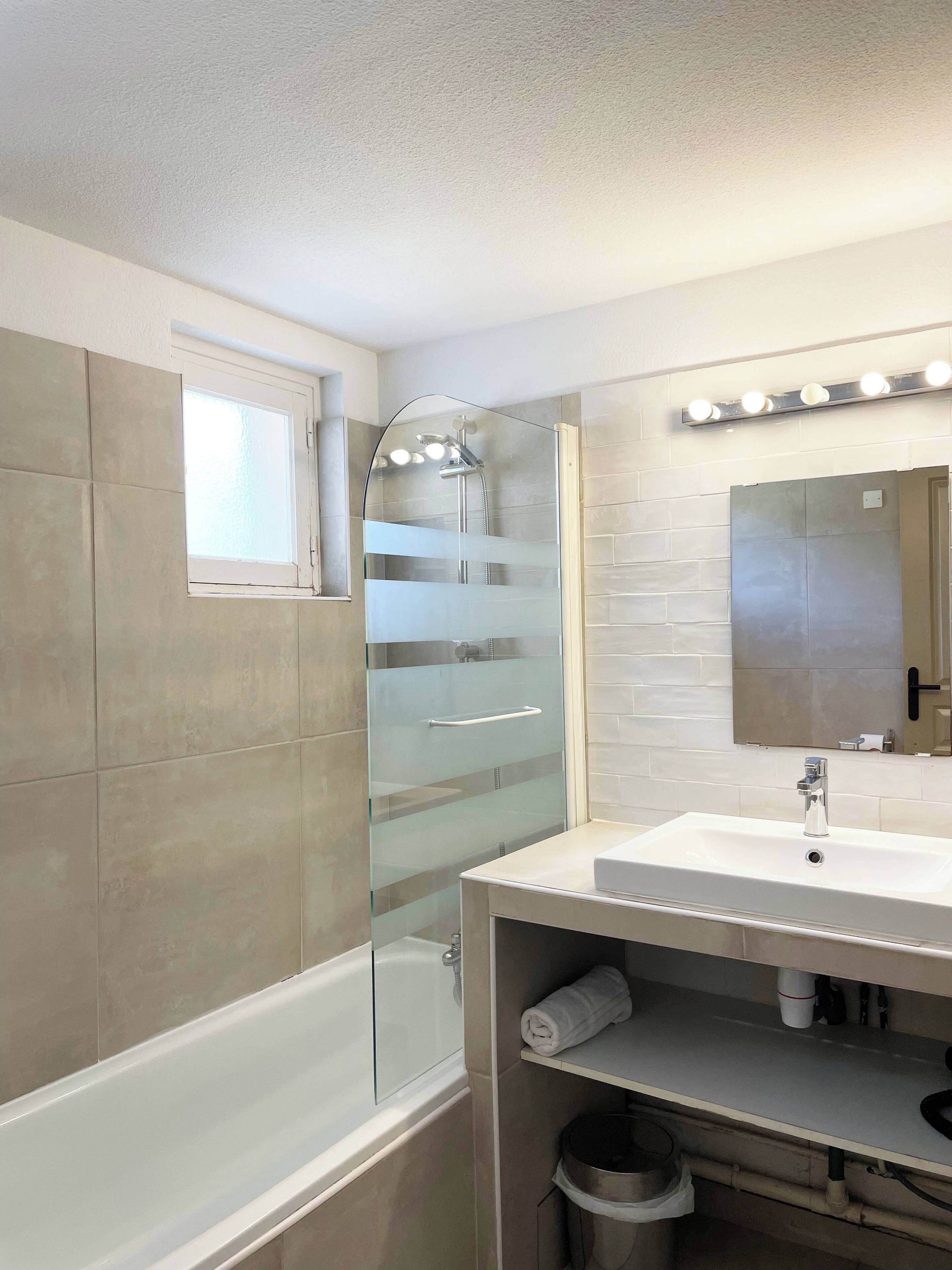 Comfort Apartment, 2 Bedrooms, Terrace, Sea View | Bathroom