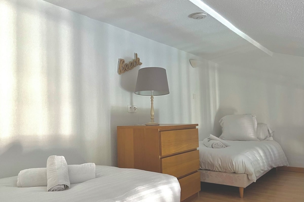 Appartement Standard, 2 chambres, balcon, vue mer | Décoration personnalisée, ameublement personnalisé, draps fournis