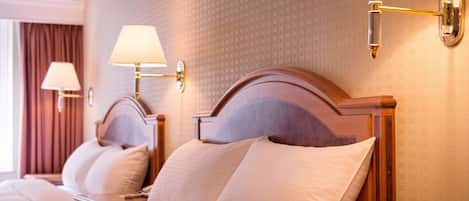 Standard Quadruple Room | Desk, blackout drapes, free WiFi, bed sheets