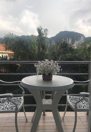Deluxe Double with Balcony | Terrace/patio