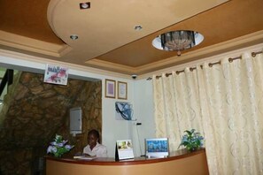 Reception - Naam Suite Motel - Adults Only (Dar es Salaam)