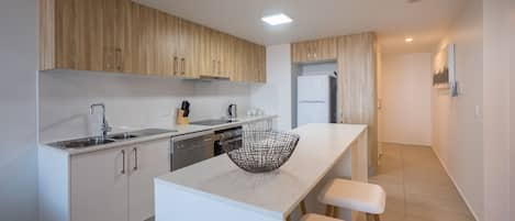 Apartment, 2 Schlafzimmer | Eigene Küche | Kühlschrank, Mikrowelle, Ofen, Herdplatte