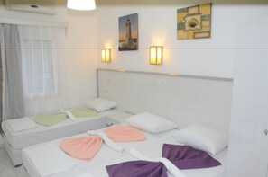 Chambre Standard | Coffres-forts dans les chambres, chambres insonorisées, Wi-Fi gratuit