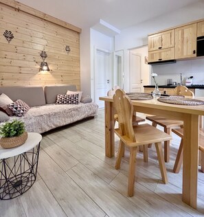 Apartment (Apartment 1 bedroom (5.Nosal)) | Desk, soundproofing, iron/ironing board, free WiFi - Willa Kosówka (Zakopane)