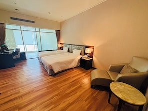 Western Style Guest Room | In-room safe, desk, blackout curtains, free cots/infant beds - New Taipei Hot Spring Hotel (New Taipei City)
