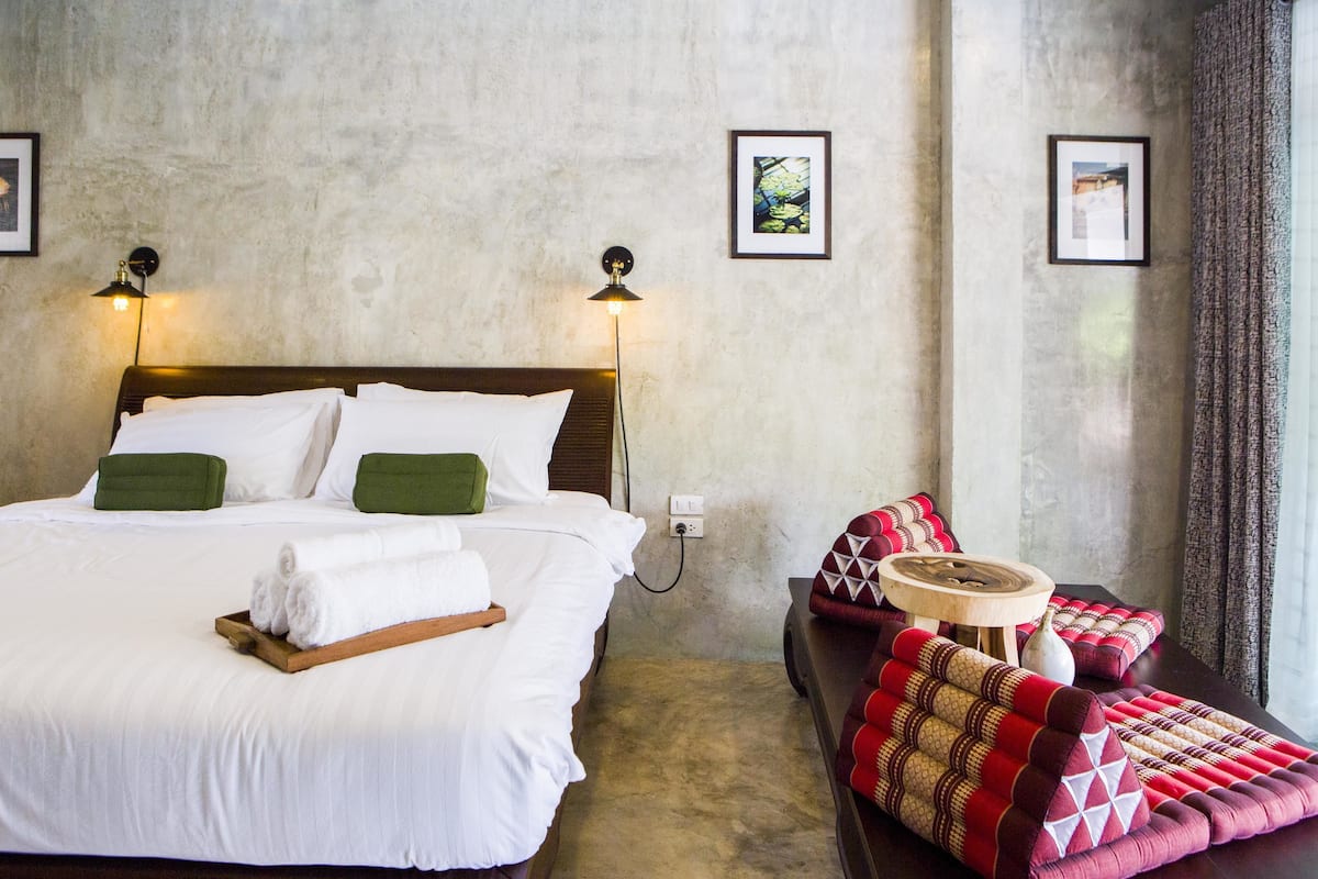 King room with Pool view/Garden view | In-room safe, blackout drapes, WiFi (free)