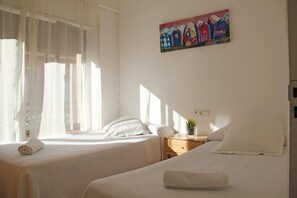 Free WiFi, bed sheets - Roomin Hostel (Salamanca)