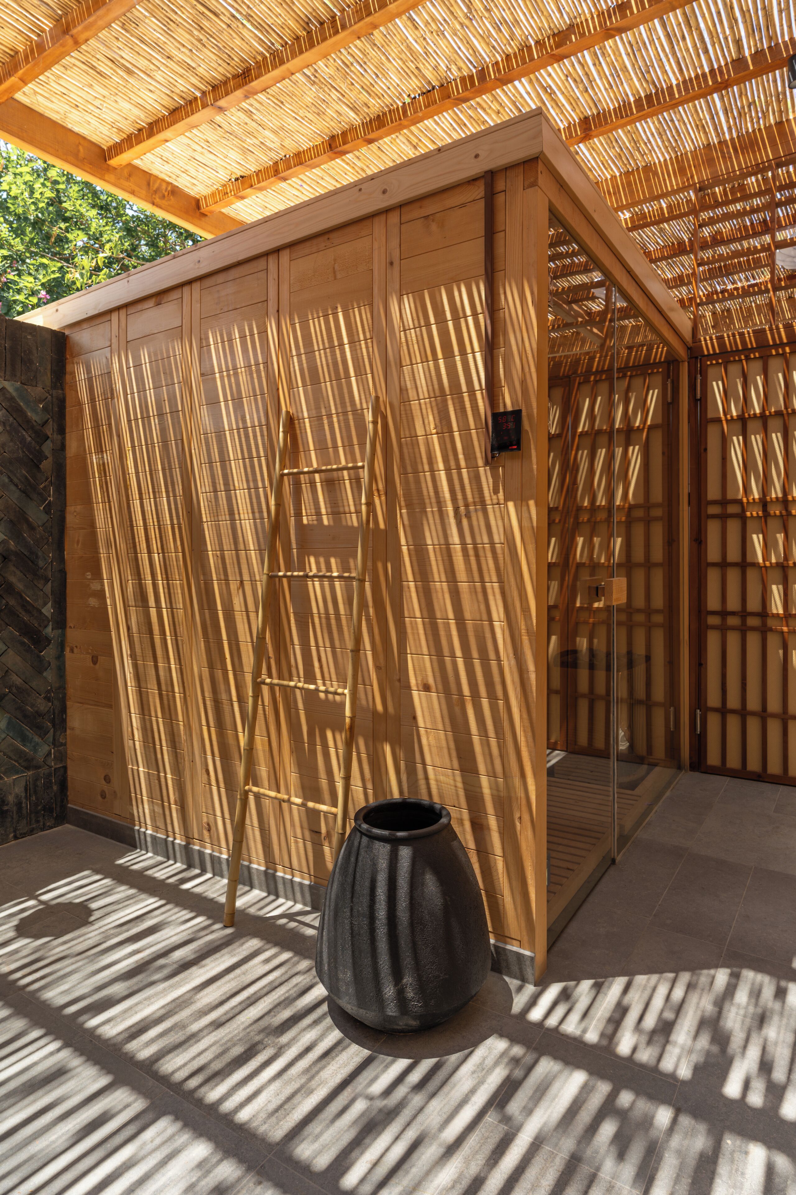 Couples treatment room(s), sauna, Swedish massages, Thai massages