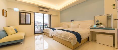 1 bedroom, Egyptian cotton sheets, premium bedding, down duvets