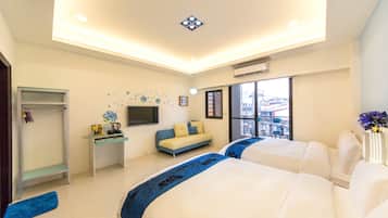 1 bedroom, Egyptian cotton sheets, premium bedding, down duvets
