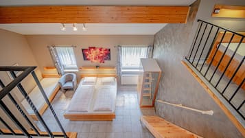 Quarto família | Frigobar, escrivaninha, berços (sobretaxa), Wi-Fi de cortesia