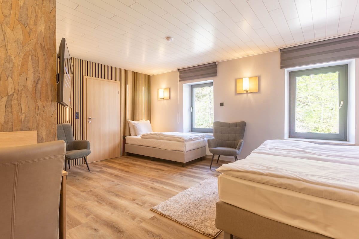 Mini-bar avec articles gratuits, Wi-Fi gratuit, draps fournis