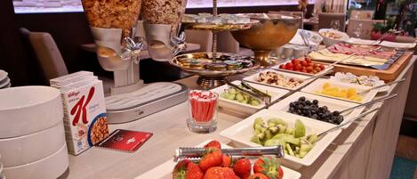 Frokostbuffé hver dag (EUR 20 per person)