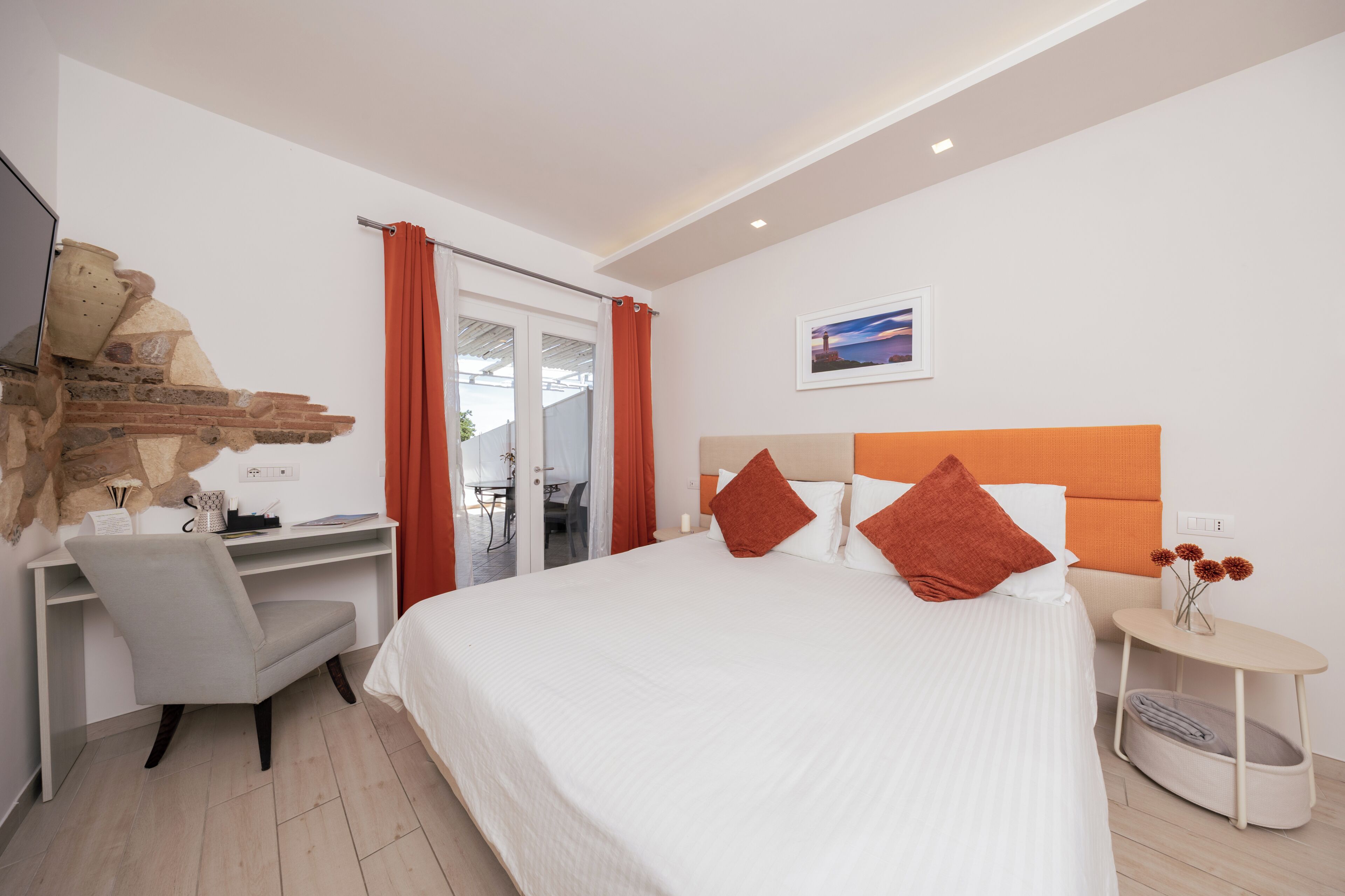 ห้องคลาสสิกดับเบิล | เครื่องนอนป้องกันสารก่อภูมิแพ้, ผ้านวมขนเป็ด, เตียง Select Comfort