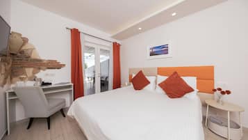 Classic Double Room | Hypo-allergenic bedding, down duvets, Select Comfort beds, minibar