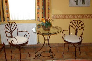 In-room safe, desk, soundproofing, iron/ironing board - Le Relais de Pommard (Stavelot)