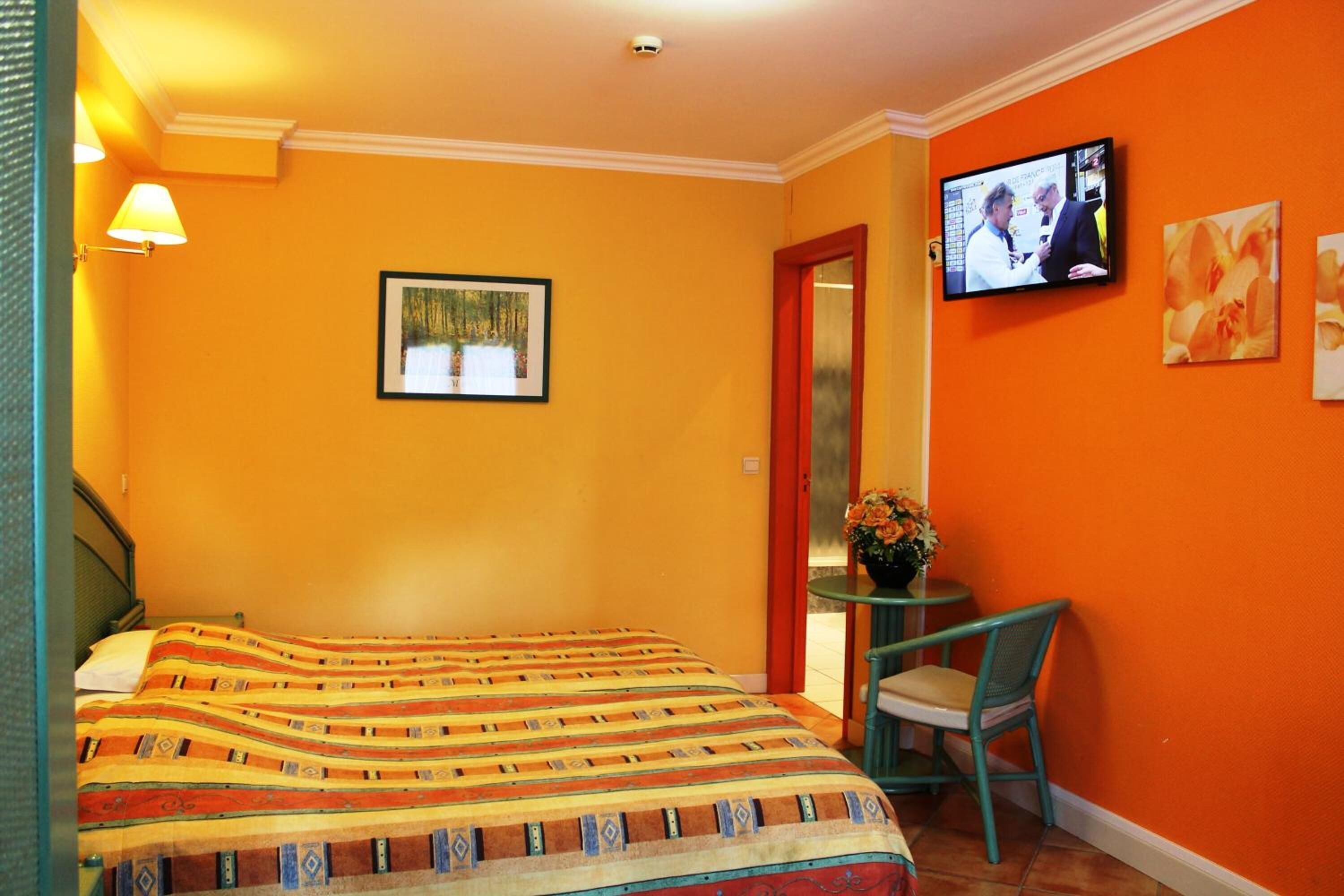 1 bedroom, in-room safe, desk, soundproofing