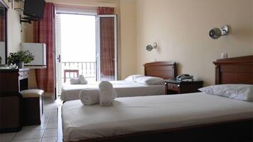 Triple Room, Beach View | Soundproofing, free WiFi