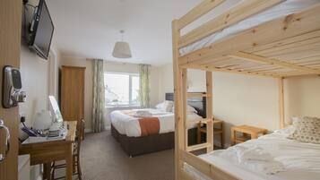 Family Quadruple Room, Ensuite | Hypo-allergenic bedding, desk, iron/ironing board, free WiFi