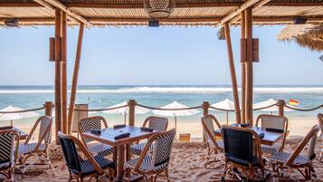 2 Restaurants; Frühstück, Mittagessen und Abendessen werden serviert