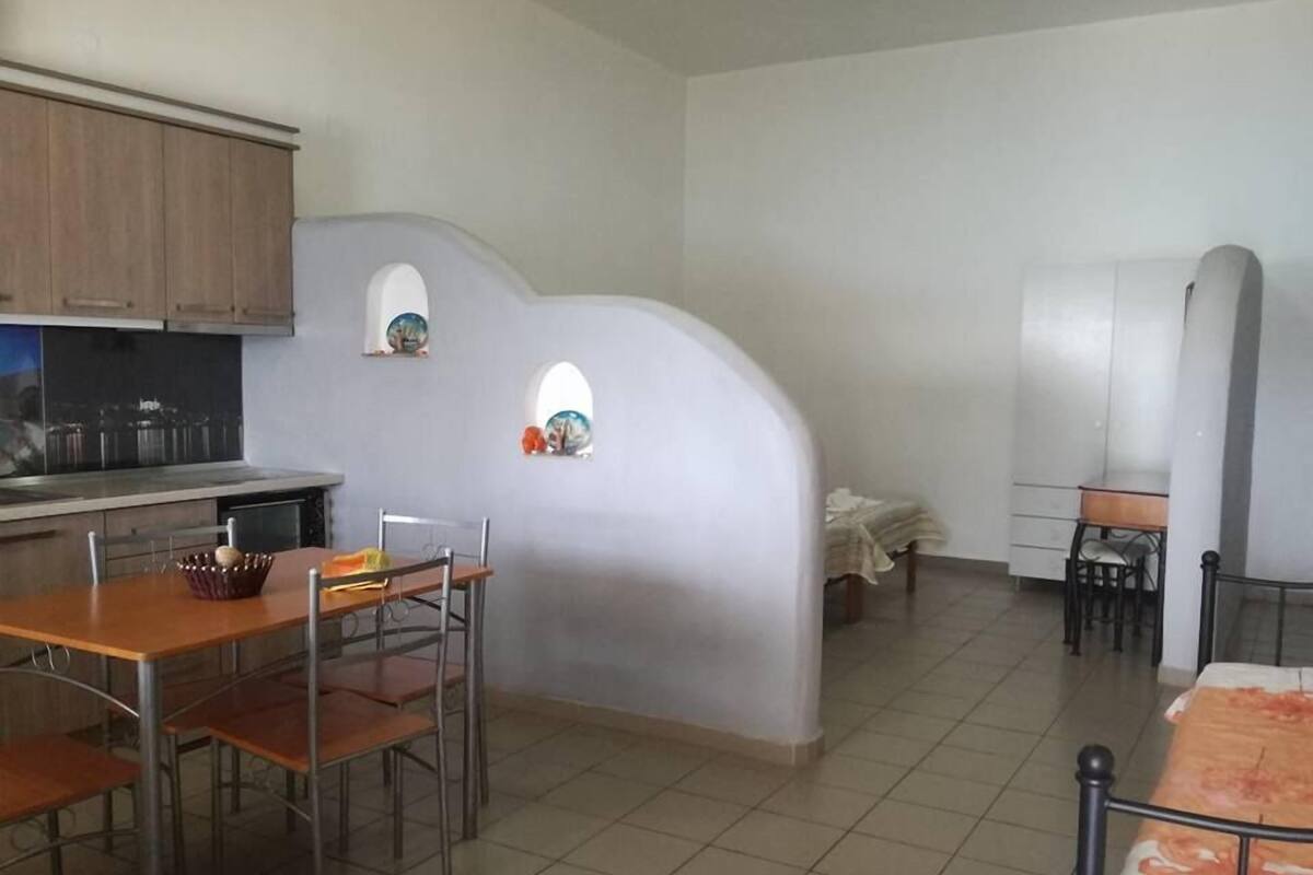 Estudio, planta baja (for 2) | Cocina privada | Refrigerador, horno, parrilla de estufa y cafetera y tetera