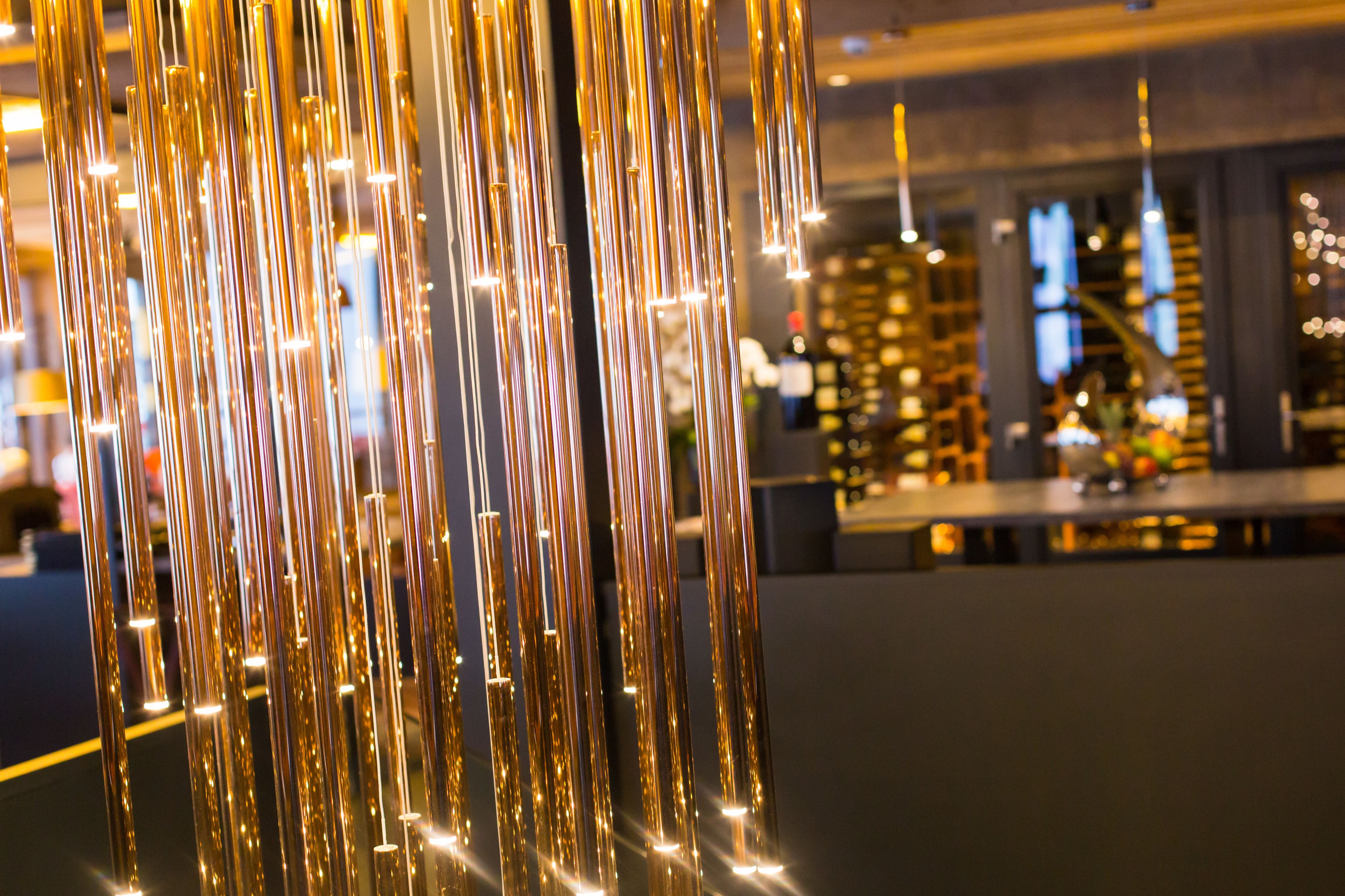 2 restaurants, breakfast served