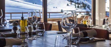 2 restaurants servant le petit déjeuner