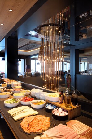 Petit déjeuner buffet compris tous les jours