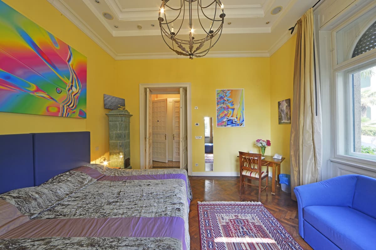 Premium bedding, minibar, in-room safe, desk