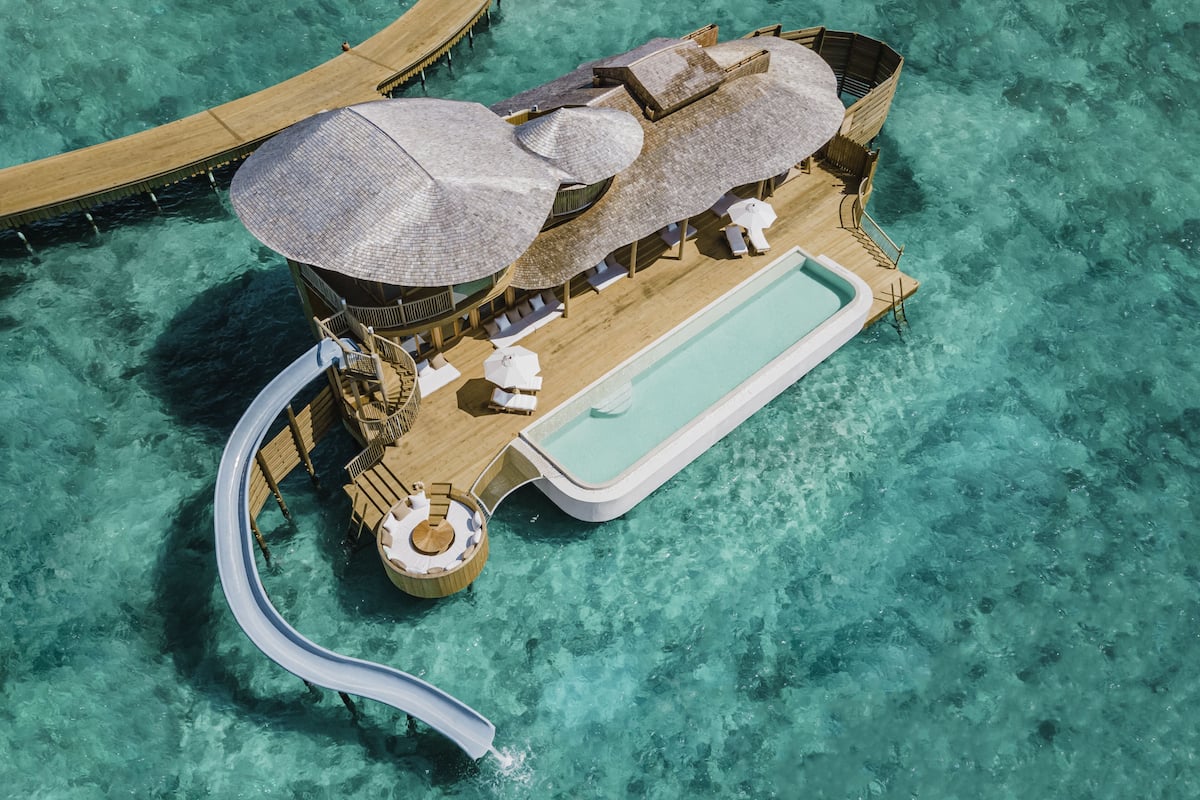 1 Bedroom Water Reserve with Slide | Sängtillbehör av högsta kvalitet, duntäcken och minibar