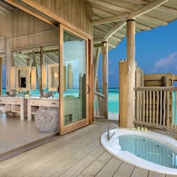 Deep soaking tub, free toiletries, hair dryer, bathrobes