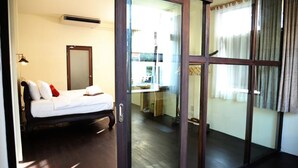 豪華客房 | 客房內保險箱、書桌、遮光布/窗簾、折疊床/加床