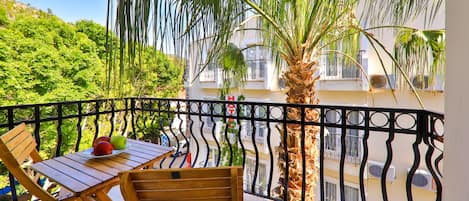 Alloggio Deluxe su due livelli, 2 camere da letto, 2 bagni | Vista balcone