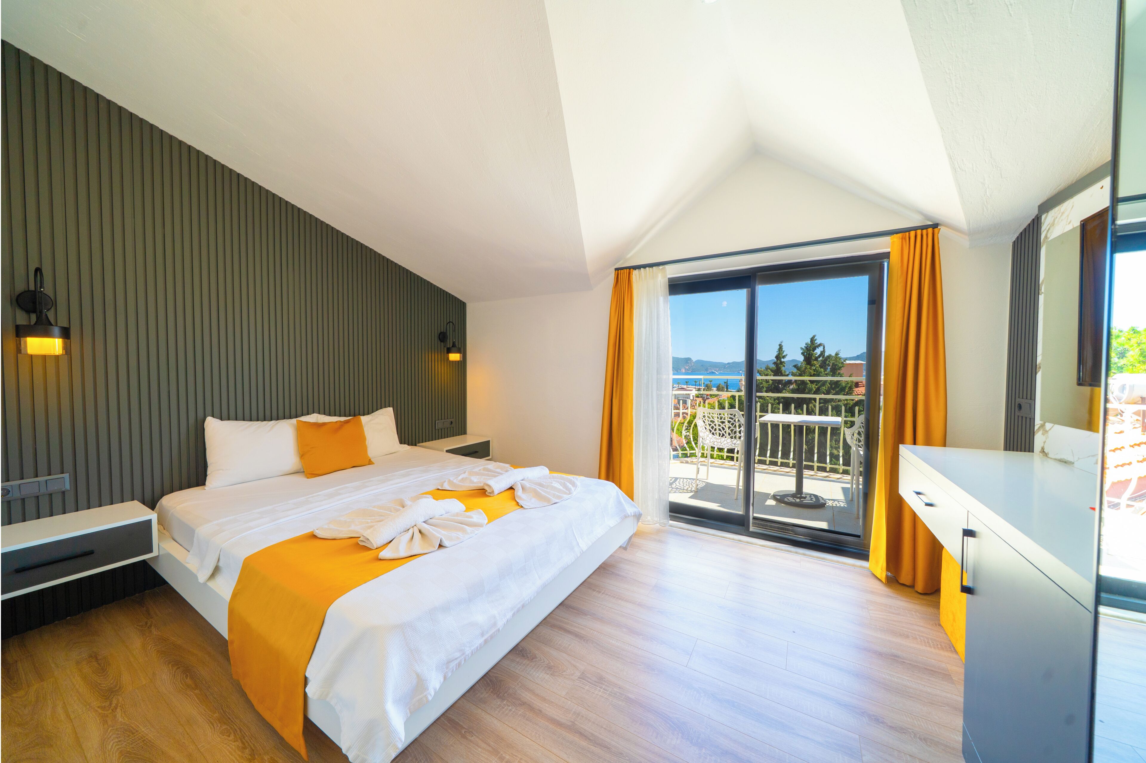 Panoramic Room | Soundproofing, iron/ironing board, free WiFi, bed sheets