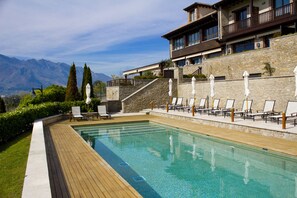 Seasonal outdoor pool - Hotel Balcón De La Cuesta (Llanes)