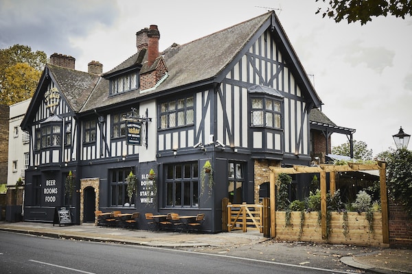 Prince Of Wales - Townhouse - Fulham