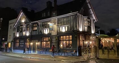 Prince of Wales - Townhouse