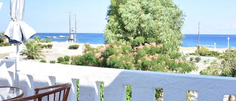 Estudio, balcón, vista al mar | Vista a la playa o el mar