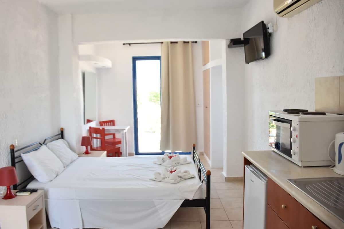 Studio, Balcony | Free WiFi