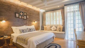 Deluxe King | Free WiFi