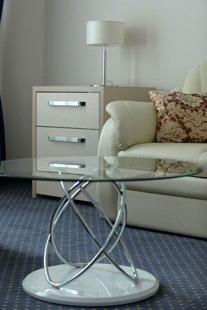 Junior Suite, 1 Bedroom | Living area