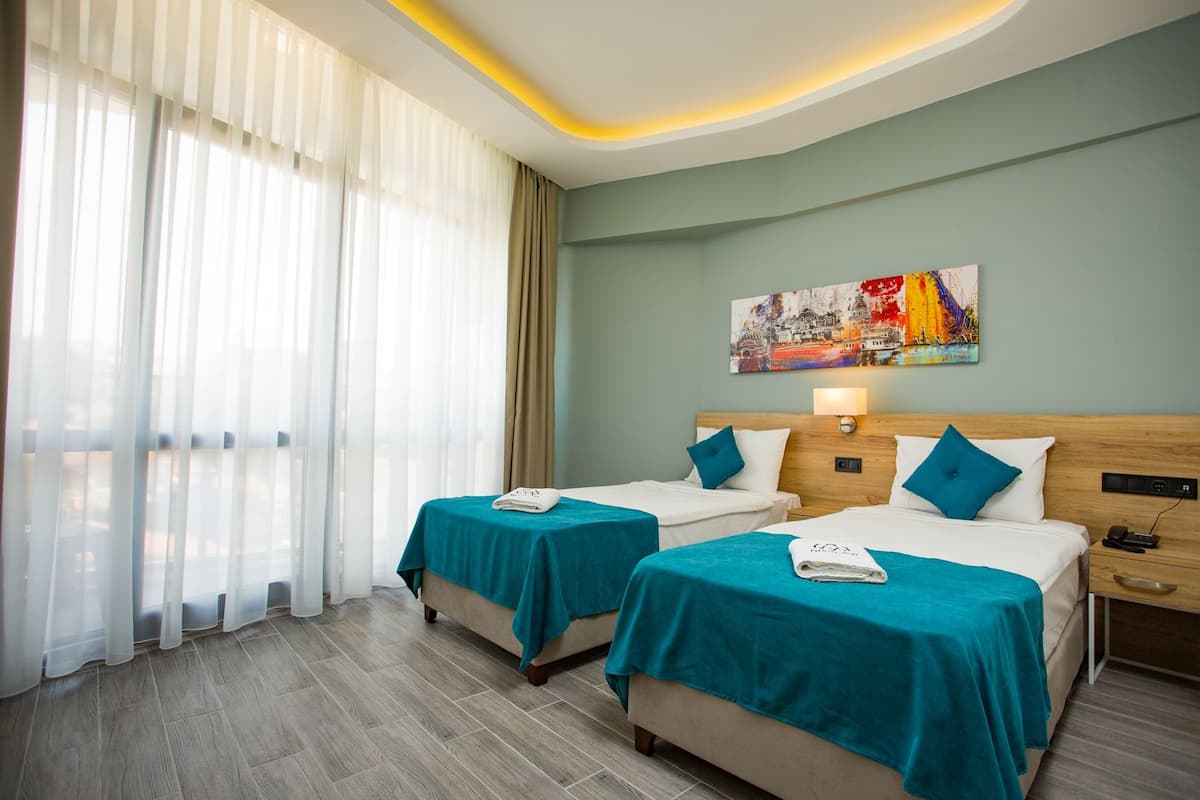 Standard Room | Premium bedding, minibar, in-room safe, desk