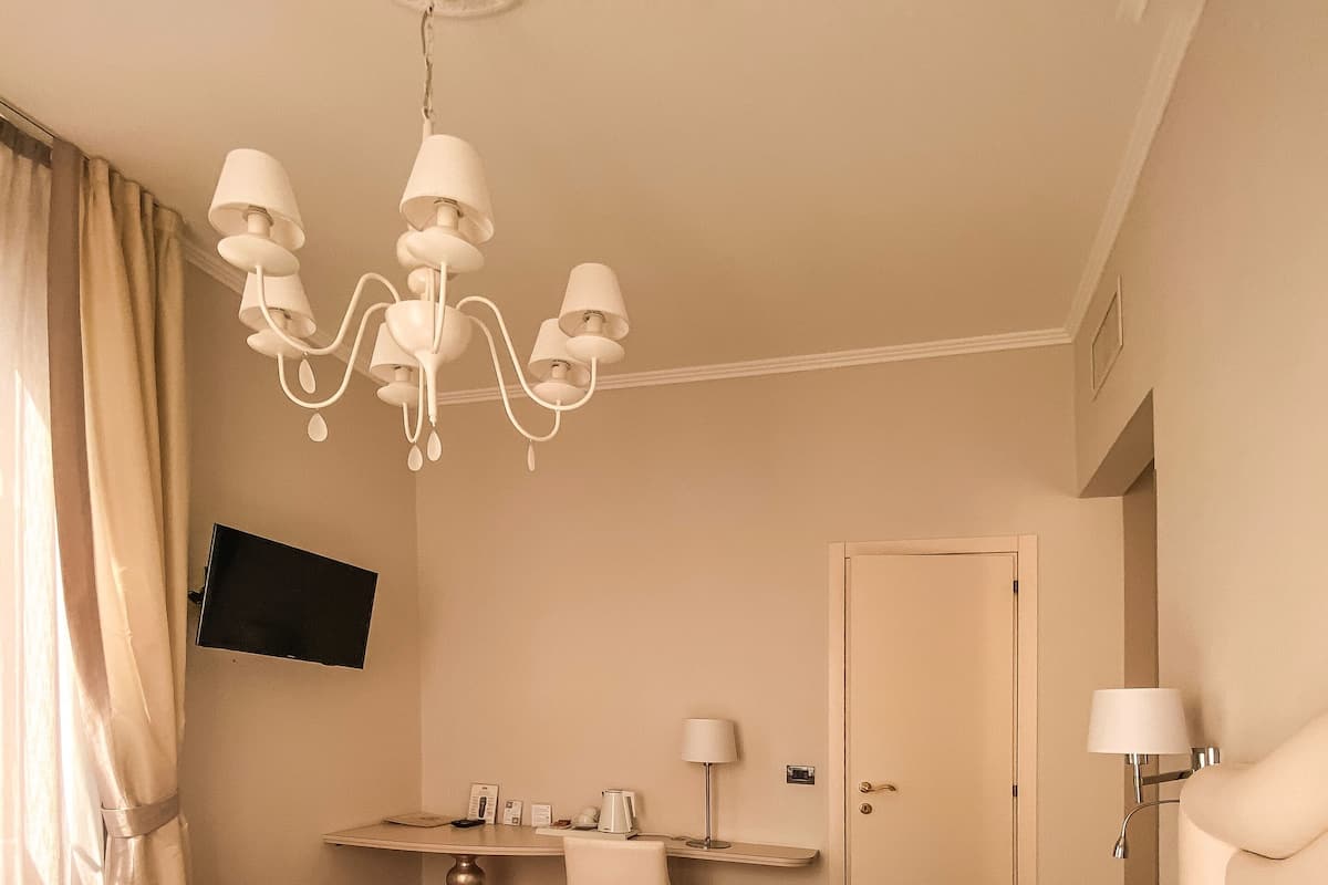 Suite Junior | 1 kamar tidur, selimut bulu angsa, minibar, dan brankas