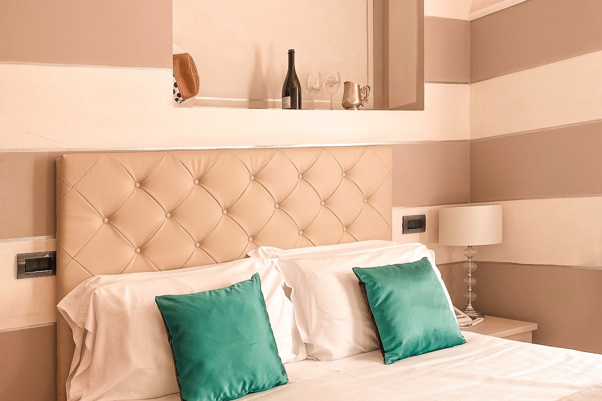Kamar Double Klasik | 1 kamar tidur, selimut bulu angsa, minibar, dan brankas