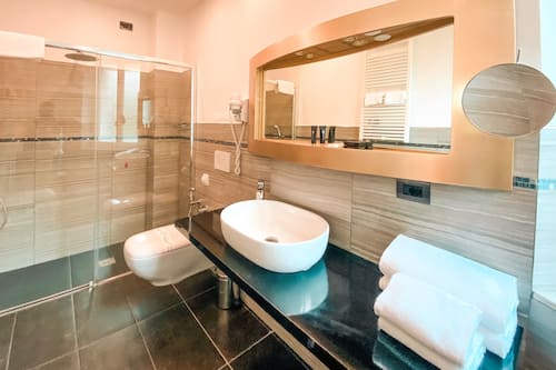 Classic Double Room | Bathroom