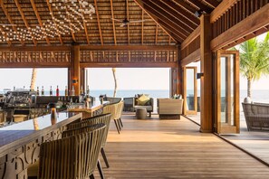 3 bars/lounges, poolside bar