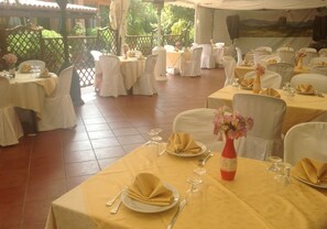 Breakfast, lunch, dinner served; Regional cuisine  - Hotel Fertilia (Alghero)