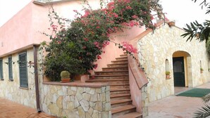 Courtyard - Hotel Fertilia (Alghero)