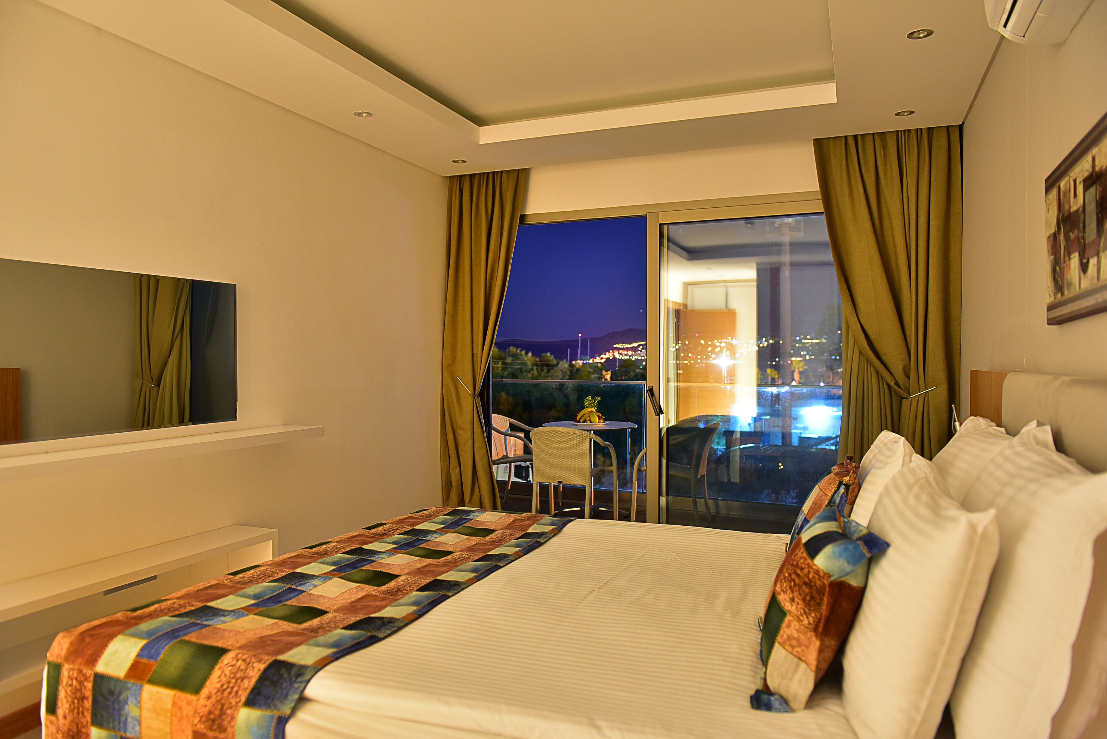 One Bedroom Apartment-Seaview | 1 bedroom, premium bedding, in-room safe, desk